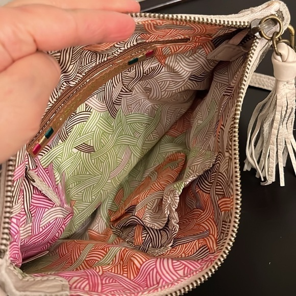 NEW The Sak Leather crossbody bag, cream pebbled leather, 7”x10” - Picture 11 of 14